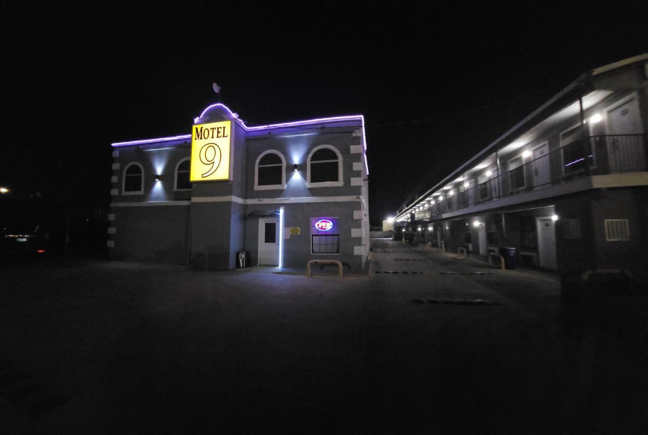 Motel 9 Laredo Extérieur photo